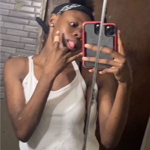 Meet your Posher, Amyia